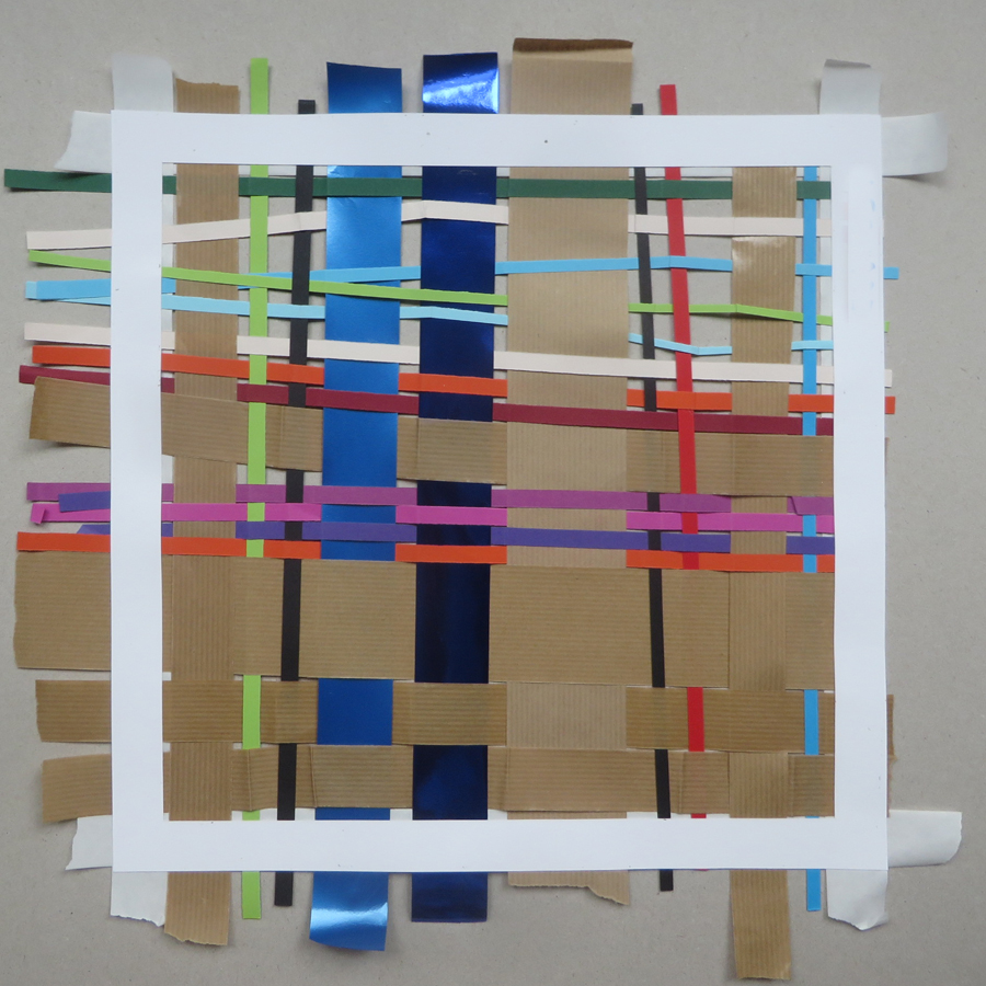Apprendre à tisser avec des bandes de papier  Artiste plasticienne  intervenant en arts visuels