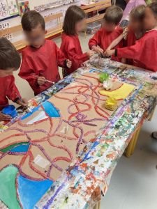 Créer une oeuvre collective à l'école maternelle