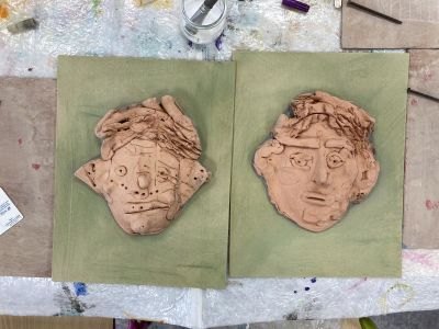 Portraits en relief